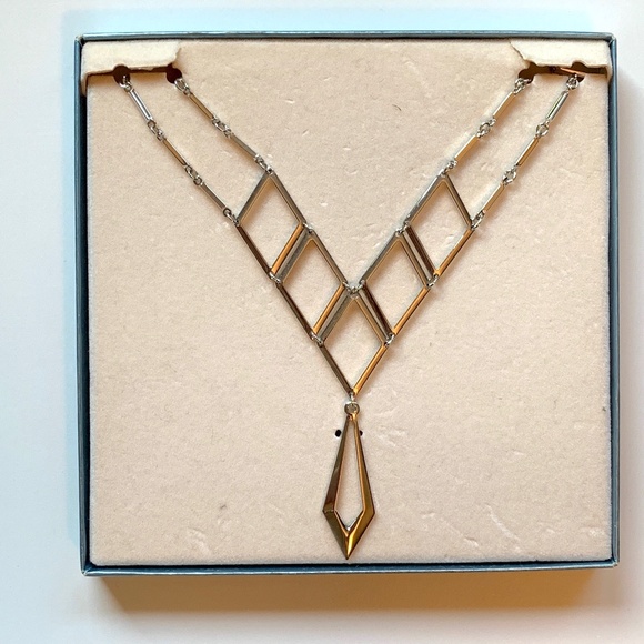 Sarah Coventry Goddess Necklace 1977 Silver-Tone - Picture 2 of 7